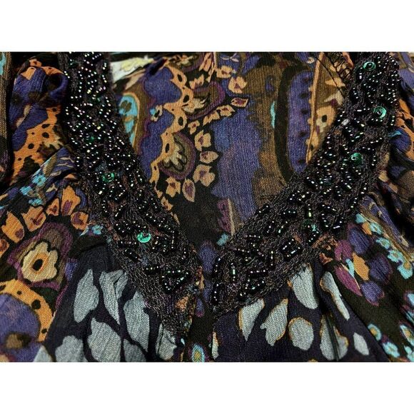 Figueroa & flower Sz L Beaded V-Neck Pop Art Print Semi Sheer Pullover Top - Picture 3 of 7